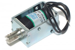 12V VETÄVÄ SOLENOIDI Ø6,3mm TAPILLA