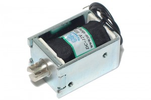 12V VETÄVÄ SOLENOIDI Ø8,0mm TAPILLA