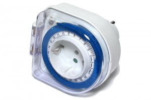 SCHUKO 24H OUTDOOR MAINS TIMER IP44