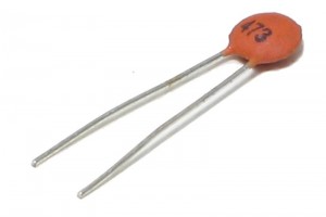 CERAMIC CAPACITOR 50V 100nF R2,5